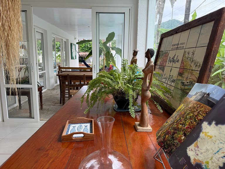 Casa com 5 quartos / Saúna e Piscina Privativa