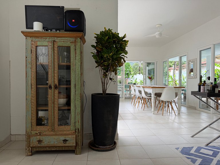 House with 5 bedrooms, sauna, and private pool