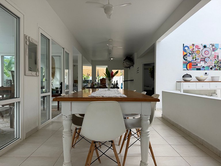 Casa com 5 quartos / Saúna e Piscina Privativa