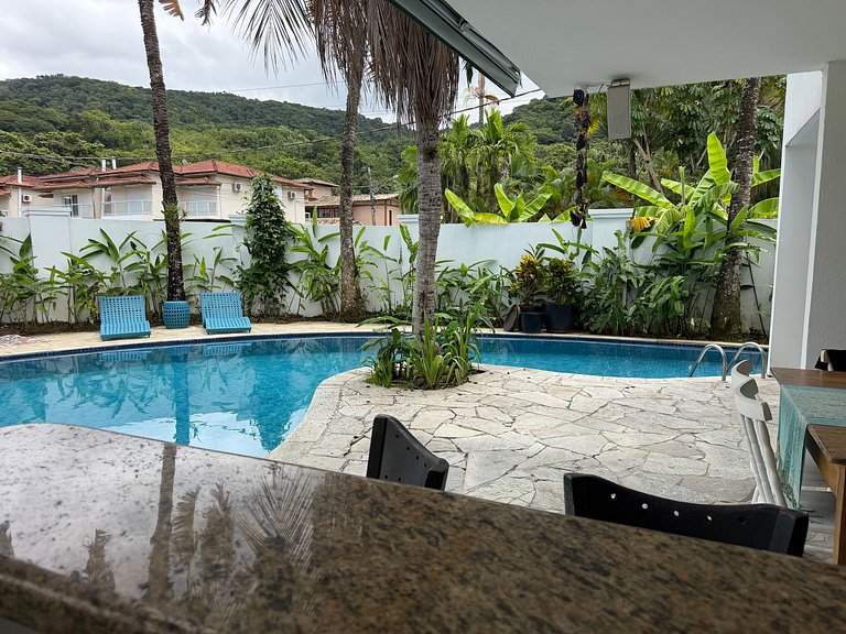 Casa com 5 quartos / Saúna e Piscina Privativa