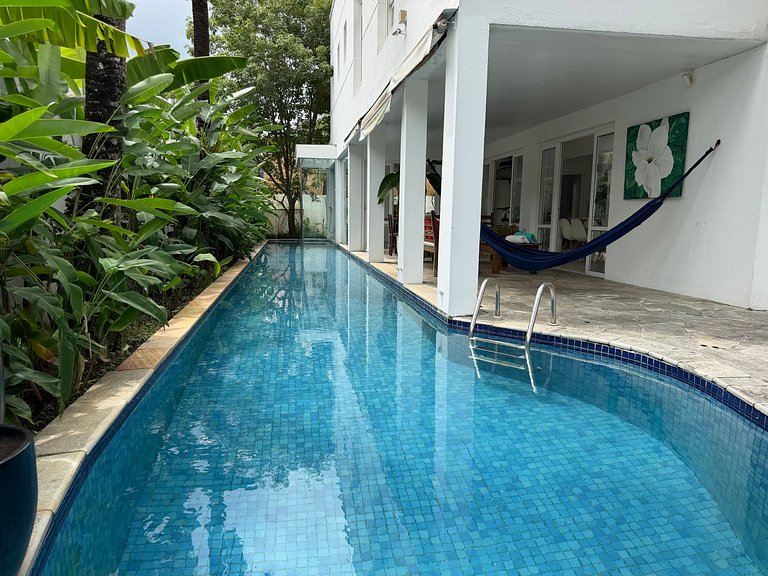 House with 5 bedrooms, sauna, and private pool