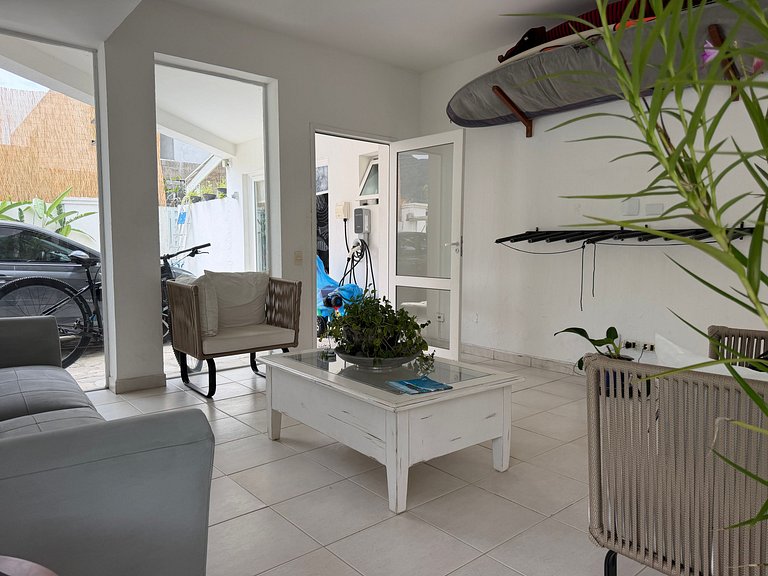 Casa com 5 quartos / Saúna e Piscina Privativa