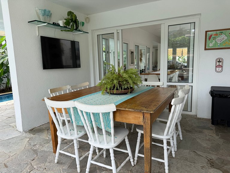 House with 5 bedrooms, sauna, and private pool