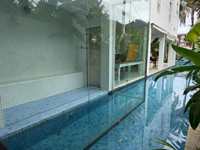 Casa com 5 quartos / Saúna e Piscina Privativa