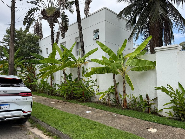 Casa com 5 quartos / Saúna e Piscina Privativa