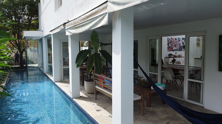 Casa com 5 quartos / Saúna e Piscina Privativa