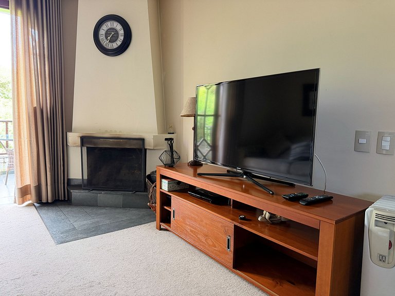 Spacious Duplex at Home Green Home