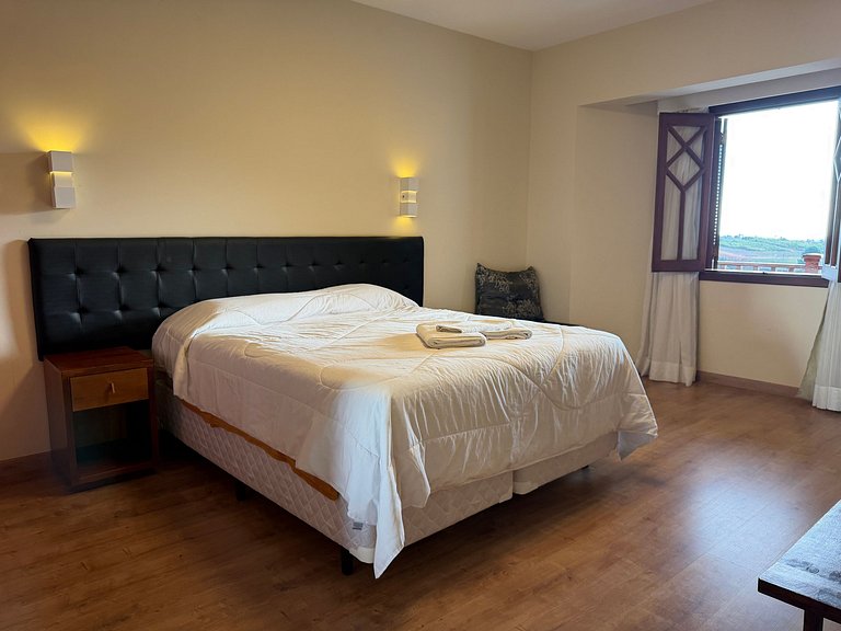 Flat com varanda e conforto nas montanhas