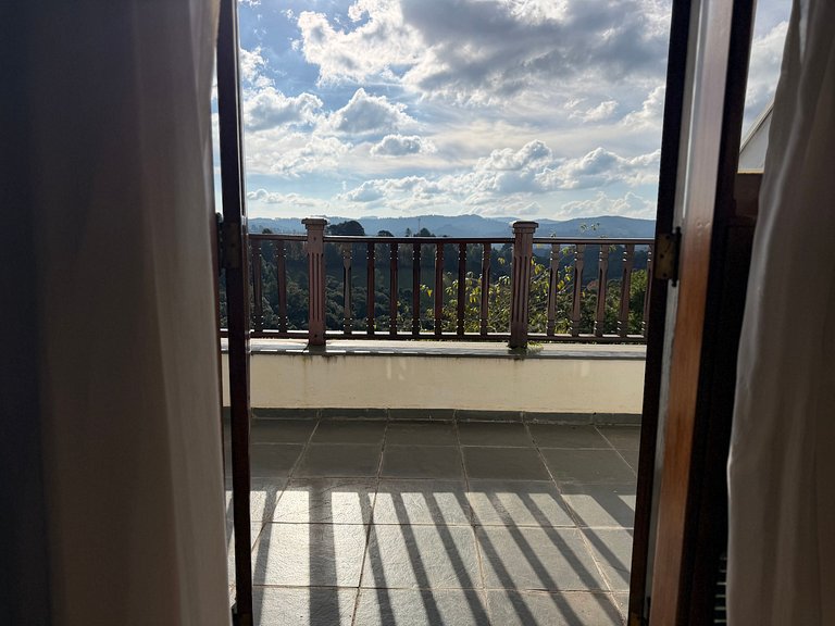 Refúgio duplex charmoso com vista