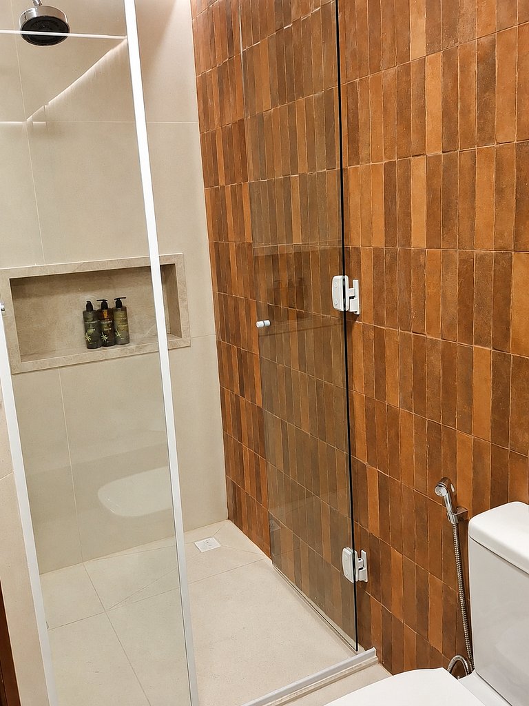 Lareira, cozinha completa e vista incrível no Home