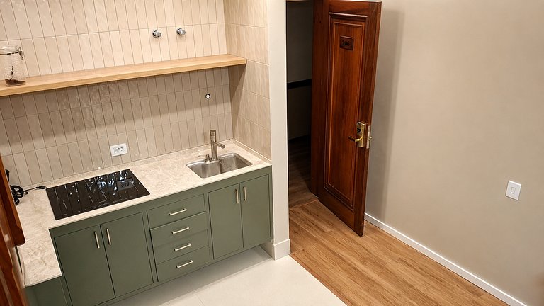 Lareira, cozinha completa e vista incrível no Home