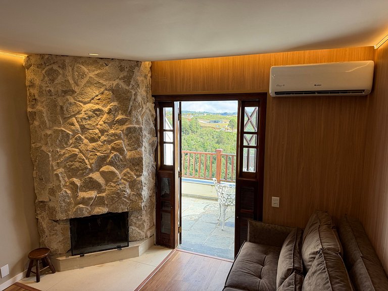 Chimenea, cocina completa y vista increíble
