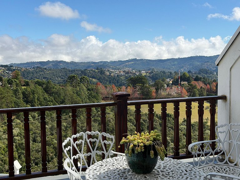 Chimenea, cocina completa y vista increíble