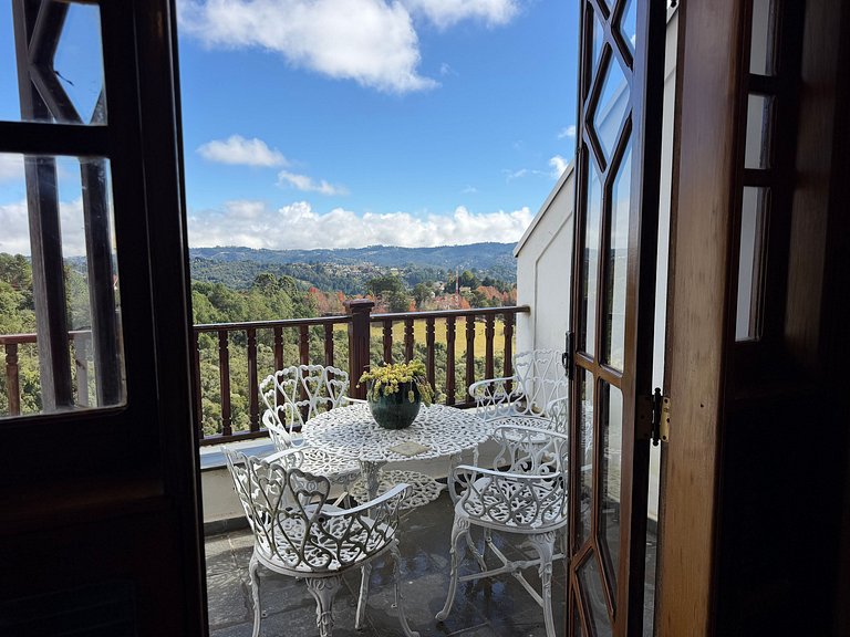 Chimenea, cocina completa y vista increíble