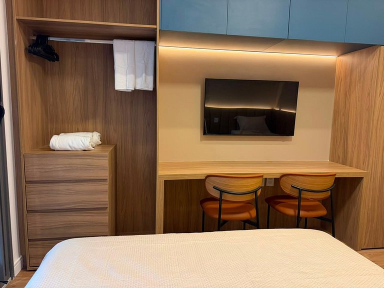 Studio Vila Madalena • Air Conditioning + Kitchen