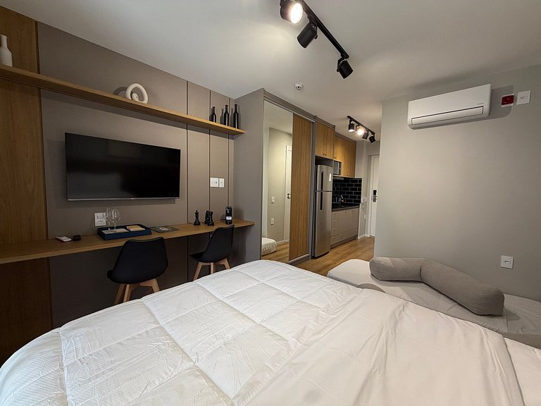 Studio p/ 4 • Vila Madalena • Ar + Cozinha