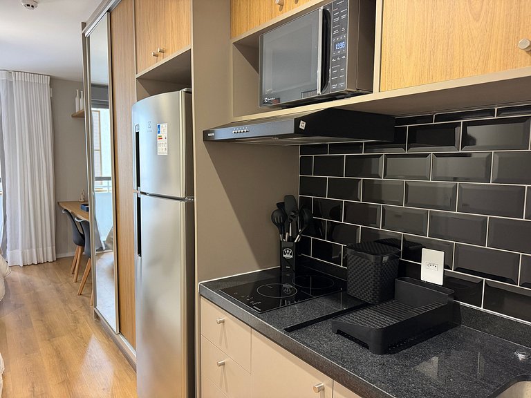 Studio p/ 4 • Vila Madalena • Ar + Cozinha