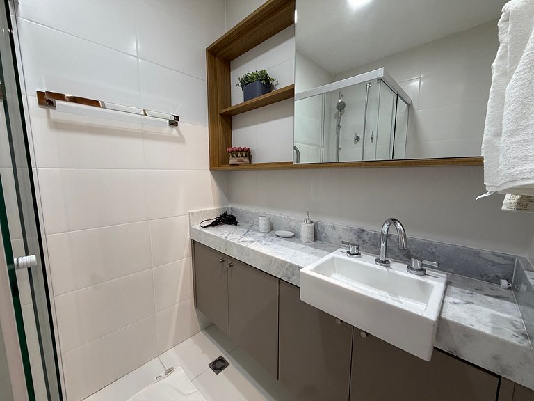 Studio p/ 4 • Vila Madalena • Ar + Cozinha