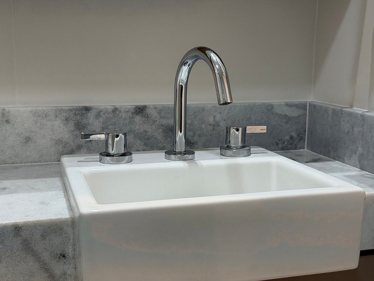 Studio p/ 4 • Vila Madalena • Ar + Cozinha