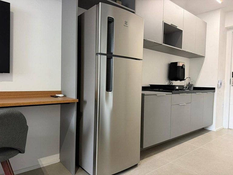 Studio p/ 3 • Vila Madalena • Ar + Cozinha