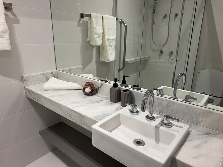 Studio p/ 3 • Vila Madalena • Ar + Cozinha