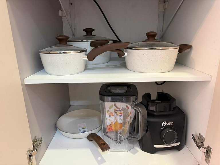 Studio com Ar-cond • Cozinha Completa