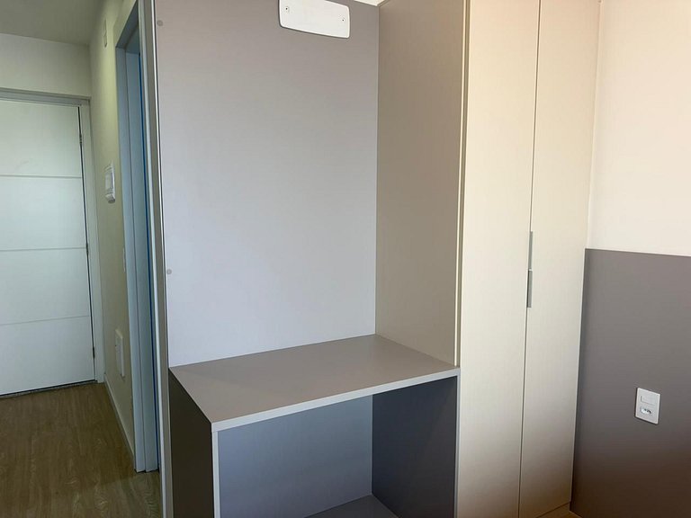 Studio com Ar-cond • Cozinha Completa