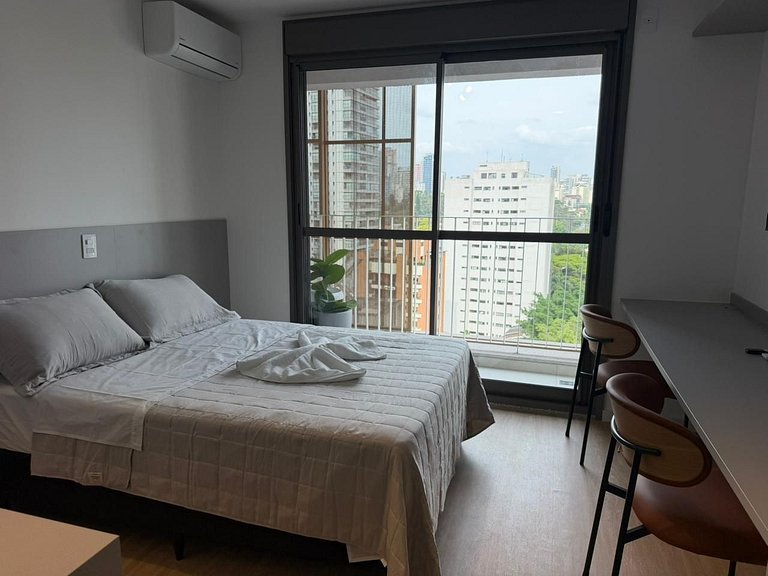 Studio com Ar-cond • Cozinha Completa