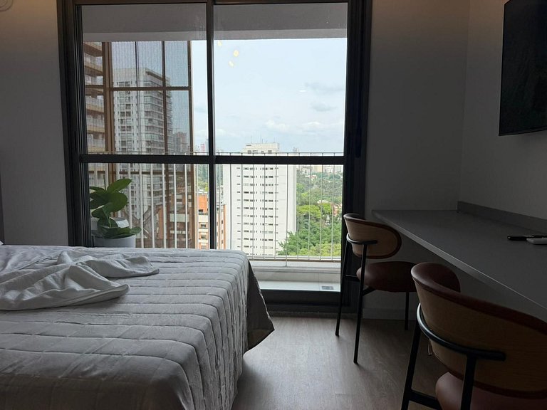 Studio com Ar-cond • Cozinha Completa