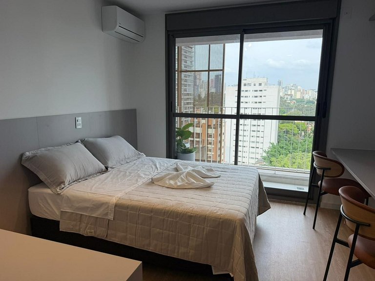 Studio com Ar-cond • Cozinha Completa