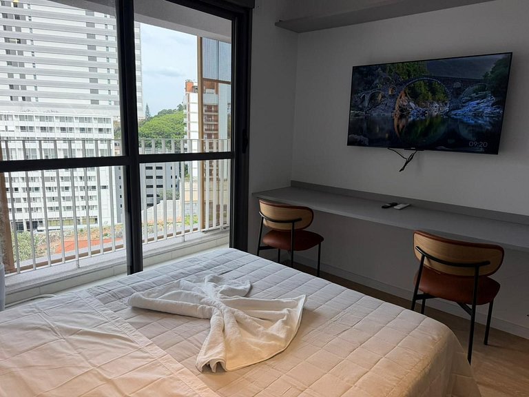 Studio com Ar-cond • Cozinha Completa