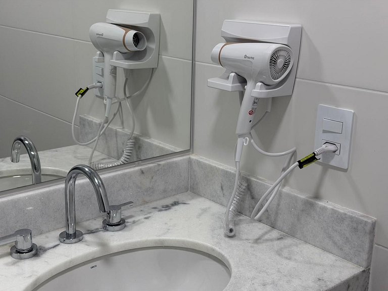 Studio com Ar-cond • Cozinha Completa