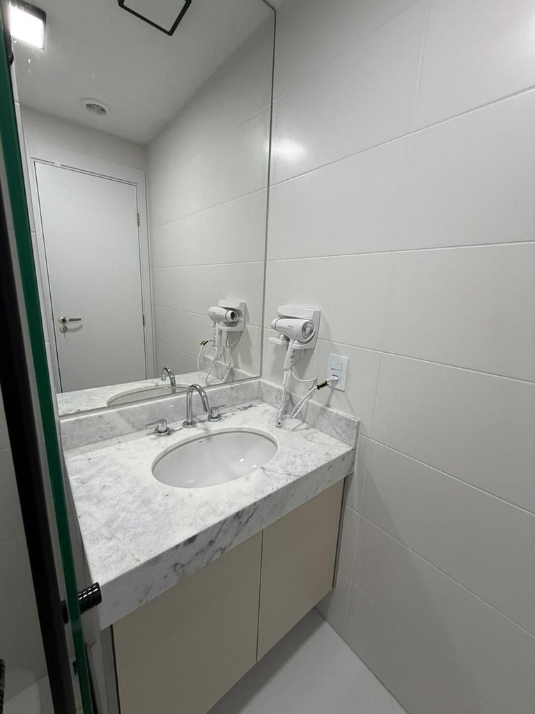 Studio com Ar-cond • Cozinha Completa