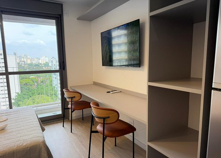 Studio com Ar-cond • Cozinha Completa