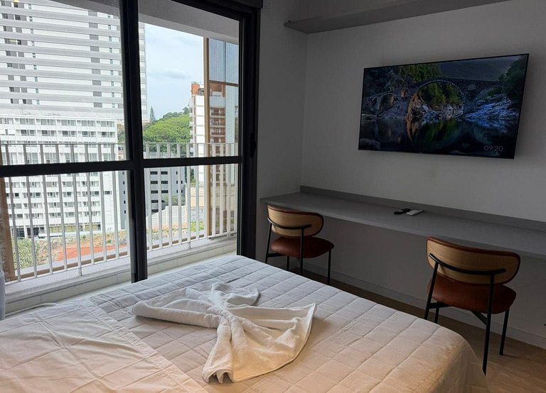 Studio com Ar-cond • Cozinha Completa