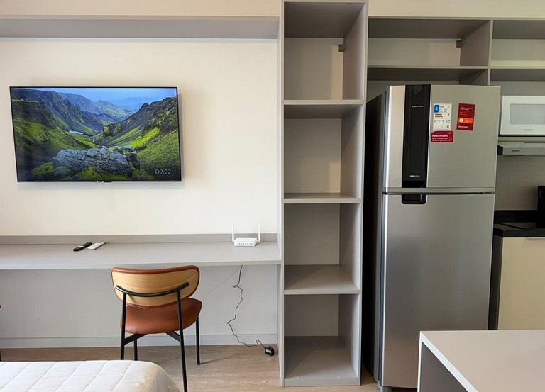 Studio com Ar-cond • Cozinha Completa