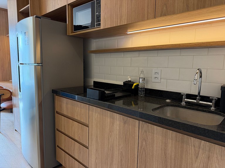 Studio na Vila Madalena • Cama Queen + Ar-cond