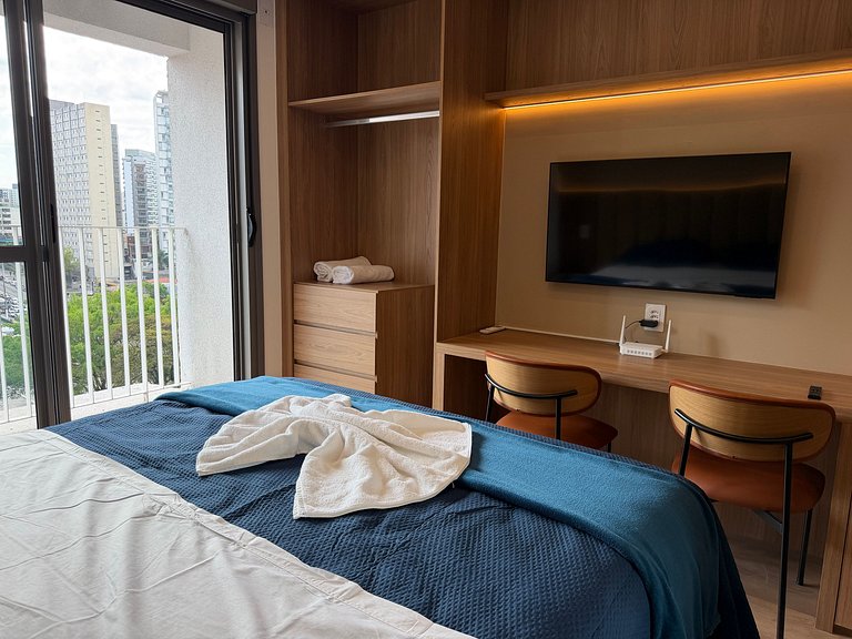 Studio na Vila Madalena • Cama Queen + Ar-cond