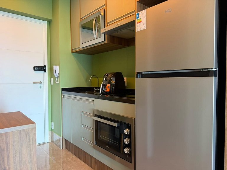 Studio con decoración moderna • Vila Madalena